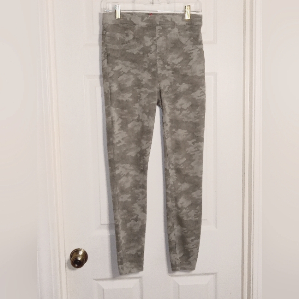 Spanx skinny camo jeggings Medium